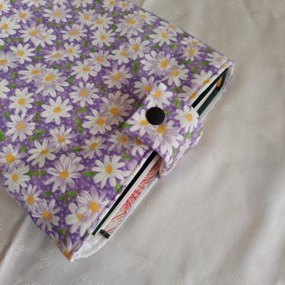 Light Purple With Daisy book sleeve - Picture 3 of 4